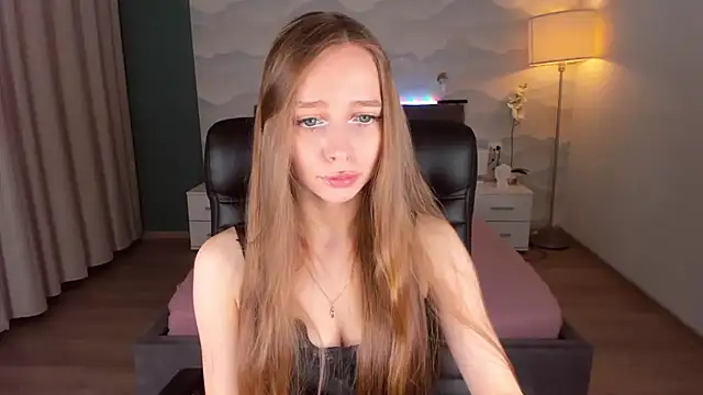 Snapshot of Amy_Waynee chatting on October 2025 06:18:02 PM Amy Waynee online show from October 2025 06:18:02 PM