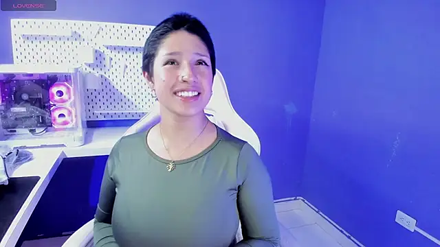 Elaine87  online show from November 2025 09:48:01 PM