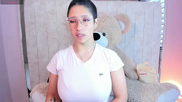 Elaine87  online show from October 2025 06:42:01 PM