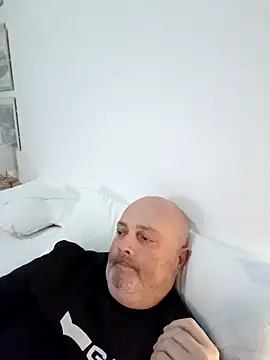 Alexis Bull online show from February 2026 05:34:02 PM