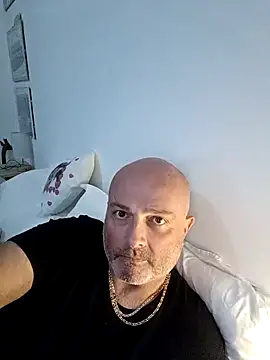 Alexis Bull online show from November 2025 02:10:01 PM