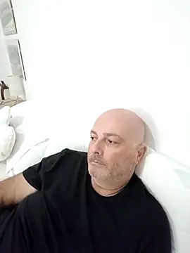 Alexis Bull online show from October 2025 09:21:02 AM