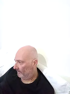 Alexis Bull online show from October 2025 12:39:01 PM