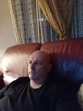 Alexis Bull online show from June 2026 10:43:01 PM