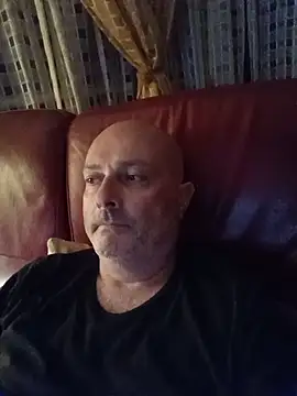 Alexis Bull online show from June 2026 10:18:02 PM