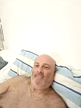 Alexis Bull online show from October 2025 04:20:02 PM