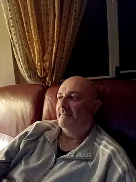 Alexis Bull online show from December 2025 10:42:01 PM