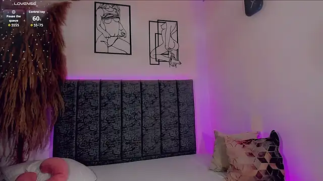 Snapshot of blonder_roux chatting on November 2025 12:16:01 PM blonder roux online show from November 2025 12:16:01 PM