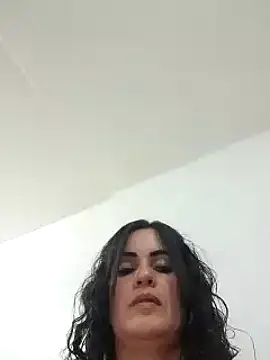 Saraslow online show from November 2025 02:55:02 PM