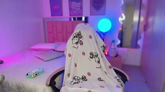 lunesweet online show from October 2025 06:30:02 PM