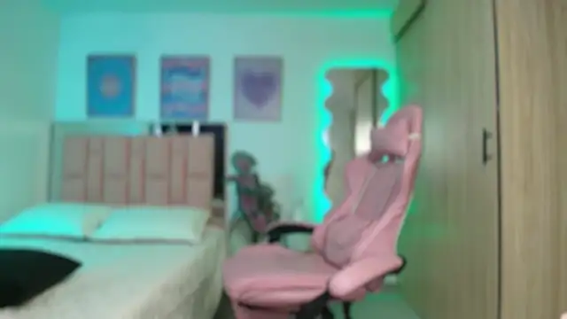 lunesweet online show from September 2025 03:00:01 PM