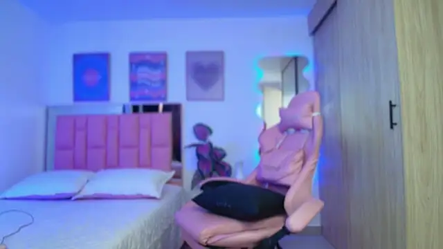 lunesweet online show from September 2025 02:37:02 PM