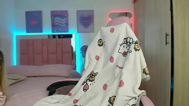 lunesweet online show from September 2025 09:21:01 PM