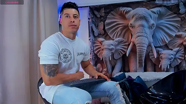 Snapshot of Lukas_Green chatting on September 2025 07:47:01 PM Lukas Green online show from September 2025 07:47:01 PM