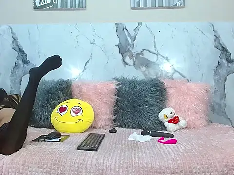 adajonnes online show from April 2026 03:40:02 PM