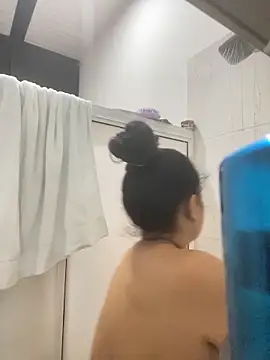 carlafox05 online show from April 2026 02:02:01 PM