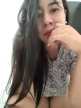 Snapshot of Yuli_Mars chatting on November 2025 04:29:01 PM Yuli Mars online show from November 2025 04:29:01 PM