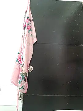 Snapshot of Yuli_Mars chatting on October 2025 04:19:01 PM Yuli Mars online show from October 2025 04:19:01 PM