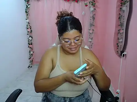 natalietits1 online show from September 2025 05:41:02 PM