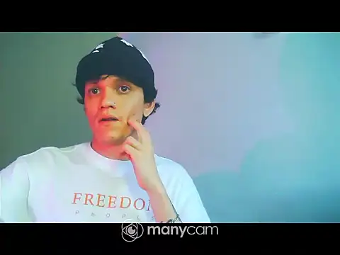 Snapshot of santihot089 chatting on October 2025 09:28:02 PM santihot089 online show from October 2025 09:28:02 PM