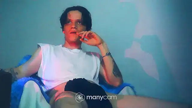 Snapshot of santihot089 chatting on October 2025 03:19:02 AM santihot089 online show from October 2025 03:19:02 AM