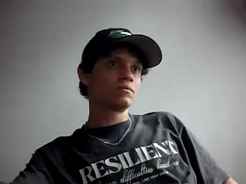 Snapshot of santihot089 chatting on March 2025 10:42:01 PM santihot089 online show from March 2025 10:42:01 PM