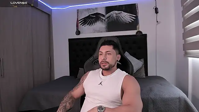 santi aesthetic online show from November 2025 07:06:02 PM