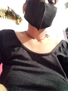 Snapshot of Soniy-Maax chatting on February 2026 04:51:01 PM Soniy-Maax online show from February 2026 04:51:01 PM