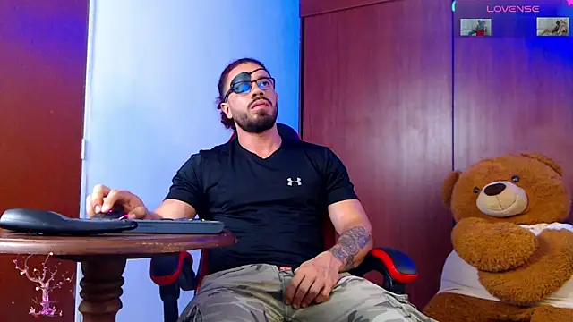 Snapshot of pirata_fitness chatting on October 2025 04:30:02 PM pirata fitness online show from October 2025 04:30:02 PM