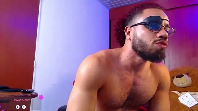 Snapshot of pirata_fitness chatting on September 2025 09:19:01 PM pirata fitness online show from September 2025 09:19:01 PM