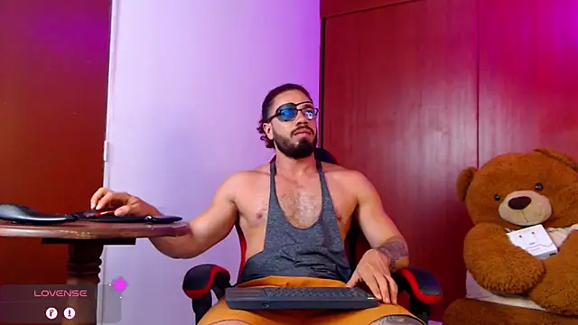Snapshot of pirata_fitness chatting on September 2025 08:32:01 AM pirata fitness online show from September 2025 08:32:01 AM