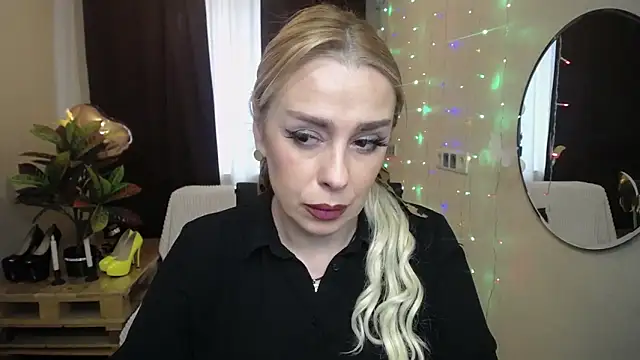 Snapshot of KatrinaCharm chatting on March 2025 01:19:02 PM KatrinaCharm online show from March 2025 01:19:02 PM