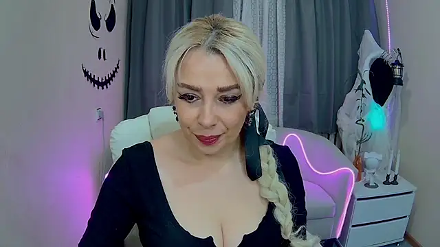 Snapshot of KatrinaCharm chatting on October 2025 06:23:02 AM KatrinaCharm online show from October 2025 06:23:02 AM