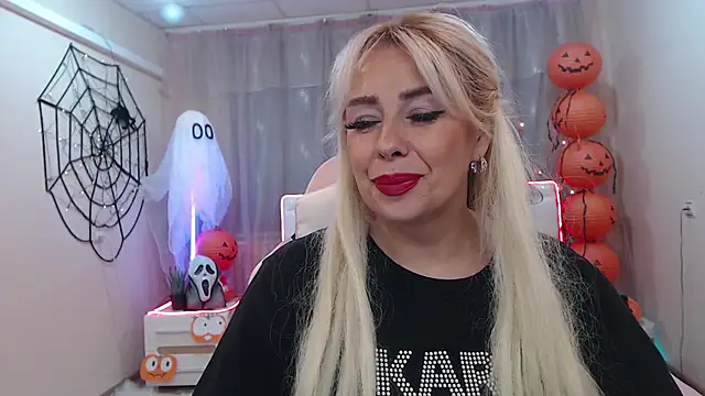 Snapshot of KatrinaCharm chatting on October 2025 12:18:01 PM KatrinaCharm online show from October 2025 12:18:01 PM