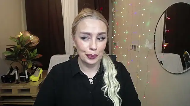 Snapshot of KatrinaCharm chatting on March 2025 04:26:01 PM KatrinaCharm online show from March 2025 04:26:01 PM