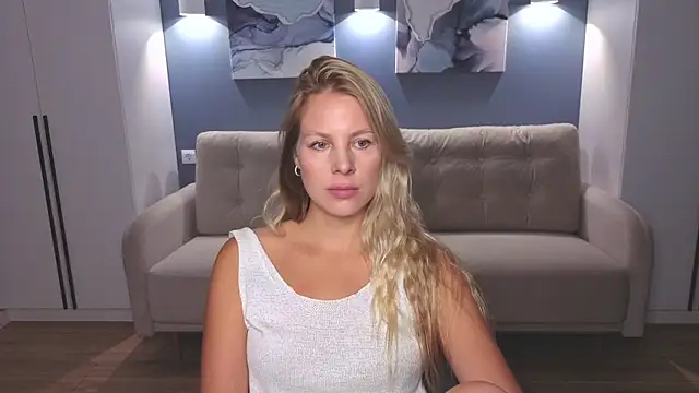 Snapshot of MelanieBennett chatting on September 2025 06:13:02 AM MelanieBennett online show from September 2025 06:13:02 AM