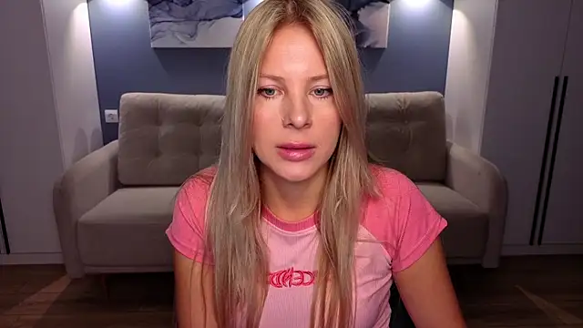 Snapshot of MelanieBennett chatting on September 2025 06:08:01 AM MelanieBennett online show from September 2025 06:08:01 AM