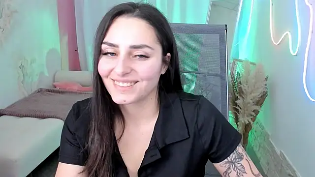 ValeriiMills online show from December 2025 02:45:01 PM