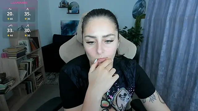 ValeriiMills online show from May 2026 01:43:02 PM