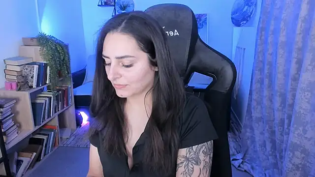 ValeriiMills online show from November 2025 03:56:01 PM