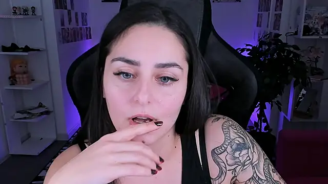 ValeriiMills online show from January 2026 02:43:02 PM