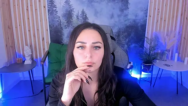 ValeriiMills online show from December 2025 01:57:01 PM