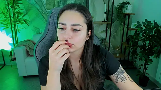 ValeriiMills online show from January 2026 02:33:01 PM