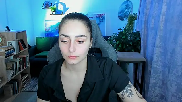 ValeriiMills online show from February 2026 02:58:01 PM