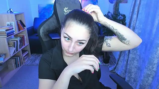 ValeriiMills online show from April 2026 02:02:02 PM