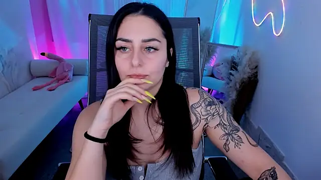 ValeriiMills online show from February 2026 03:45:01 PM