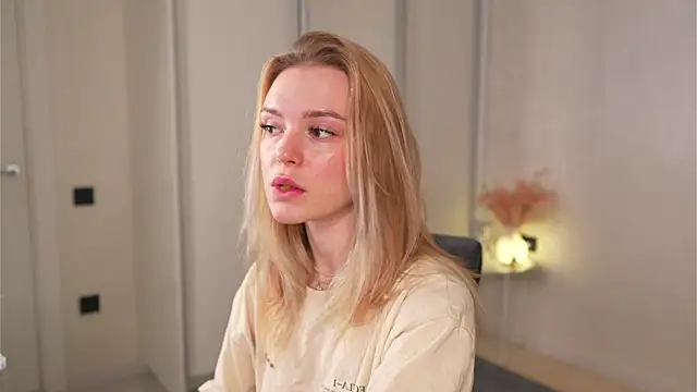 Snapshot of Cyberheart_ chatting on November 2025 06:01:02 PM Cyberheart online show from November 2025 06:01:02 PM