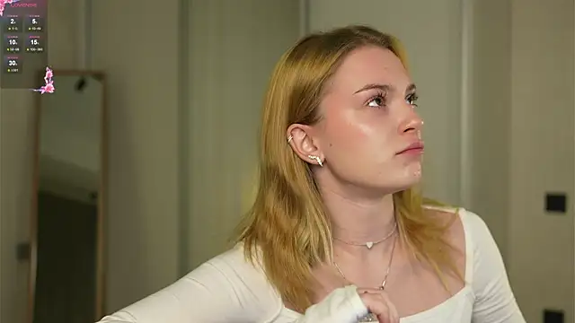 Snapshot of Cyberheart_ chatting on November 2025 06:52:01 PM Cyberheart online show from November 2025 06:52:01 PM