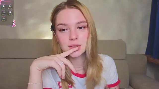 Snapshot of Cyberheart_ chatting on December 2025 03:17:01 PM Cyberheart online show from December 2025 03:17:01 PM