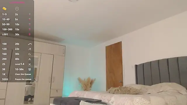 Snapshot of emily_bennett chatting on September 2025 06:15:02 PM emily bennett online show from September 2025 06:15:02 PM